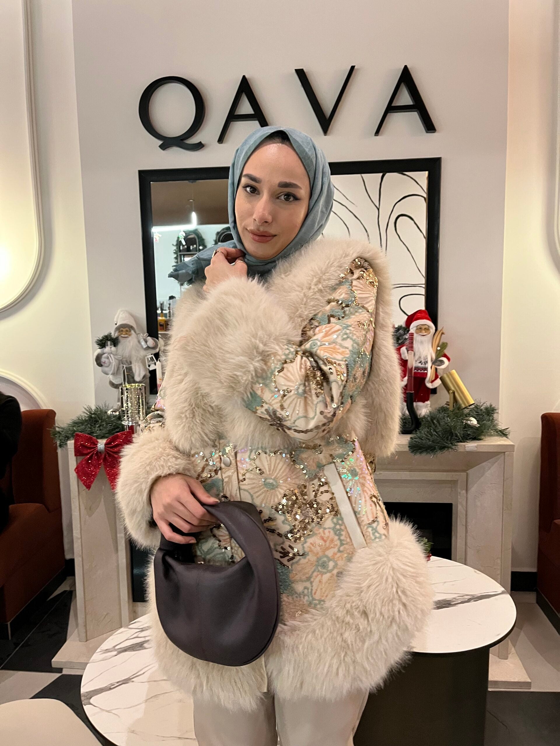Çiçekli Payetli Kürk - EsraGürsesBoutique