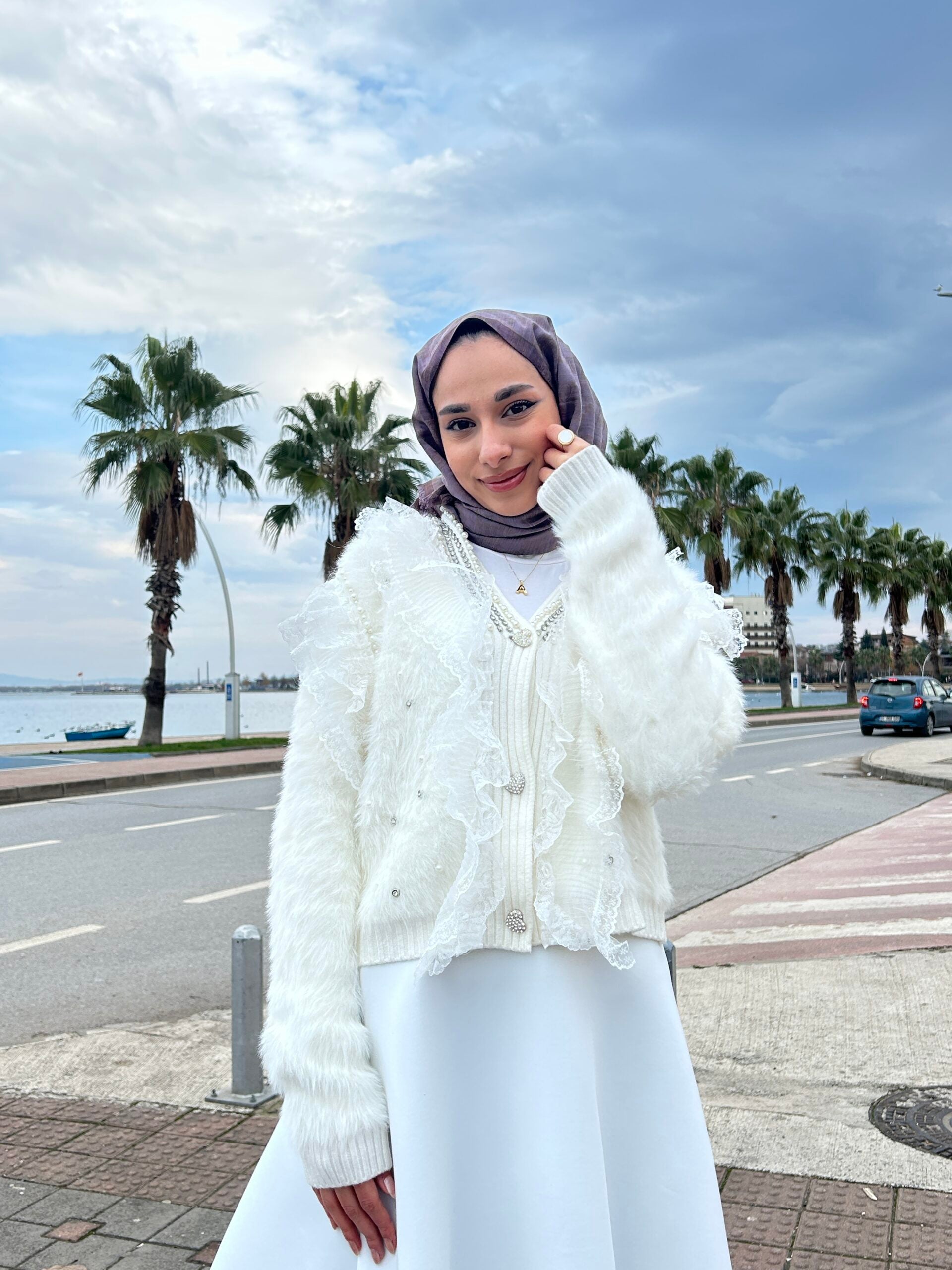 İthal Dantelli Hırka - Şık ve Zarif - EsraGürsesBoutique