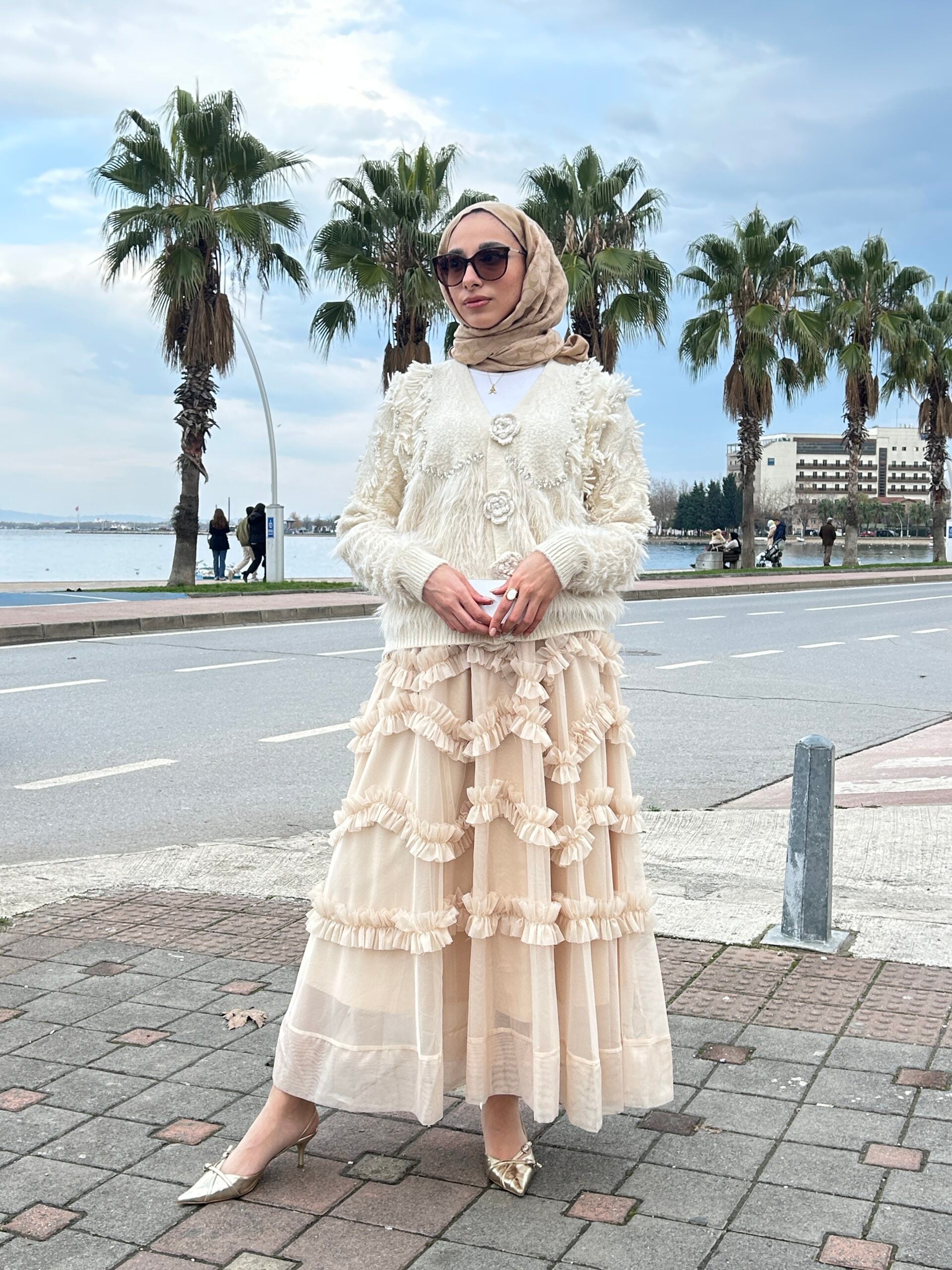 İthal Fırfırlı Etek - Bej Renk - EsraGürsesBoutique