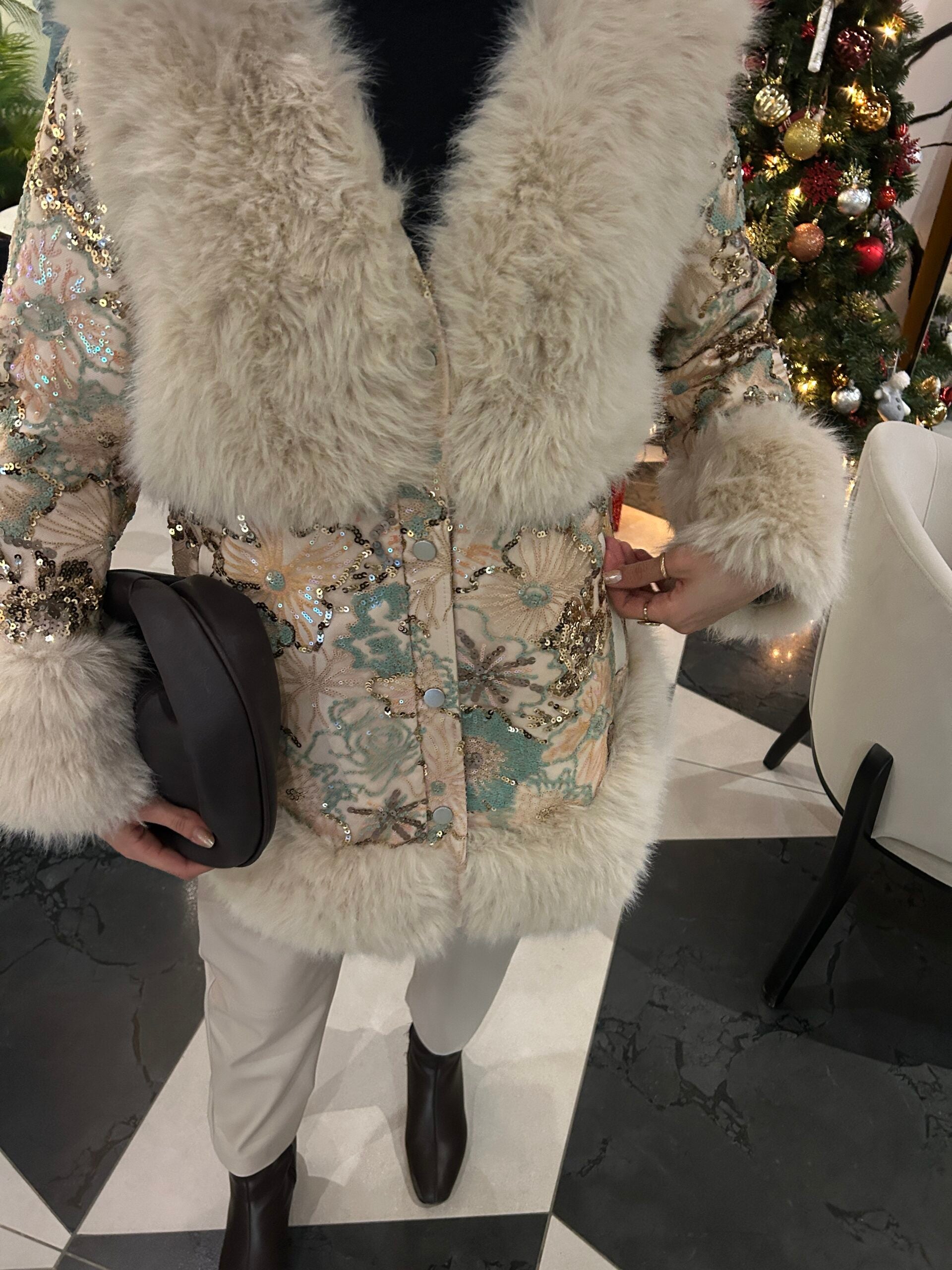 Çiçekli Payetli Kürk - EsraGürsesBoutique